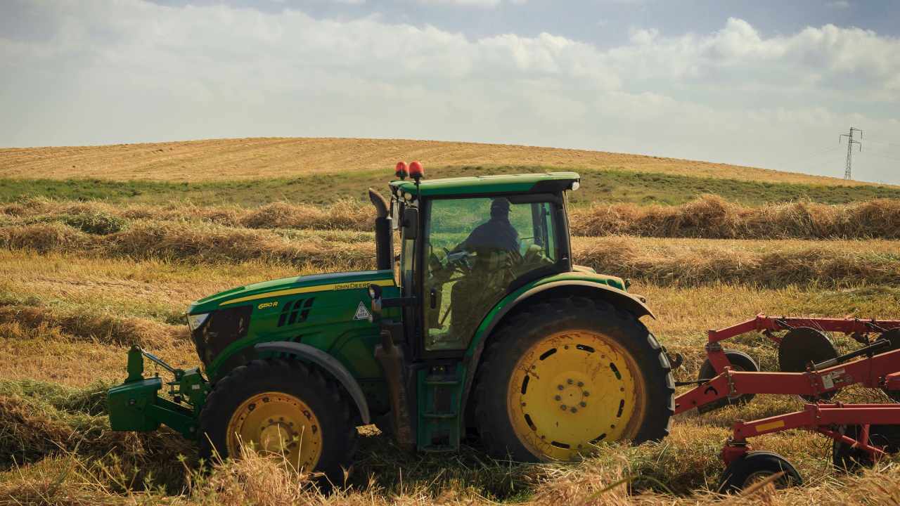 How to Get the Best Deals on Farm Equipment at Auctions